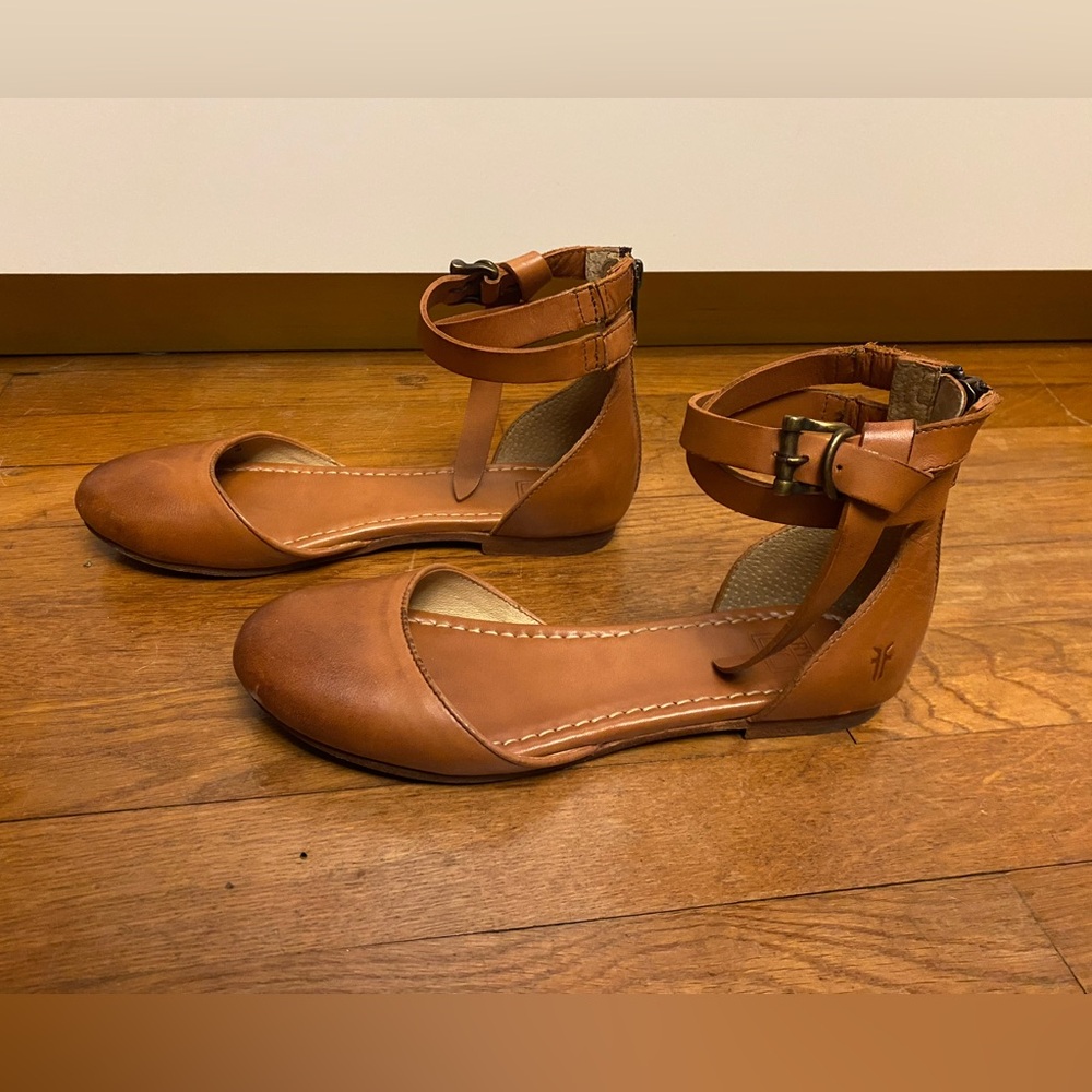FRYE Women's Tan Leather Carson Ankle Knotted Ballet Flat Sandals Size 7